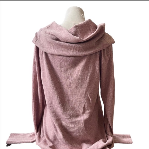 Shrinking Violet Sweater size: XL - Picture 2 of 10